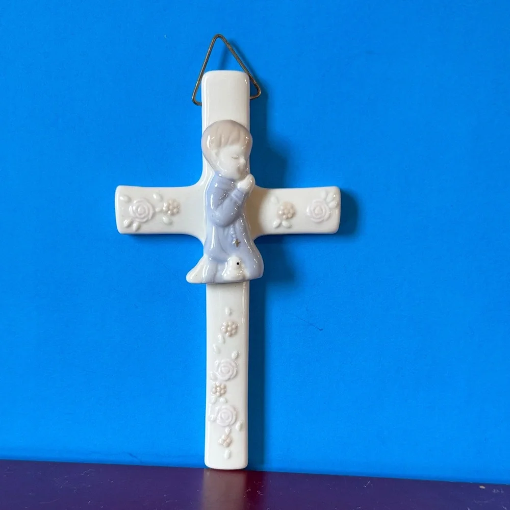 Vintage 1980’s Russ Berrie & Co. porcelain wall cross featuring a praying boy